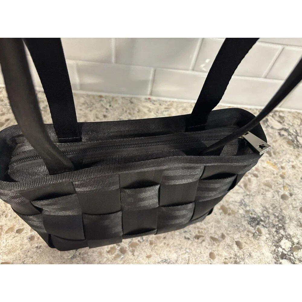 Harveys seatbelt handbag